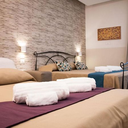 Domus Castroni Pompeo Magno Bed & Breakfast Rome Exterior photo