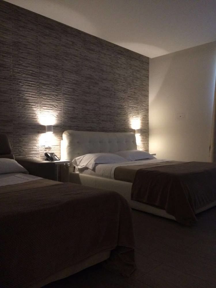 Domus Castroni Pompeo Magno Bed & Breakfast Rome Exterior photo